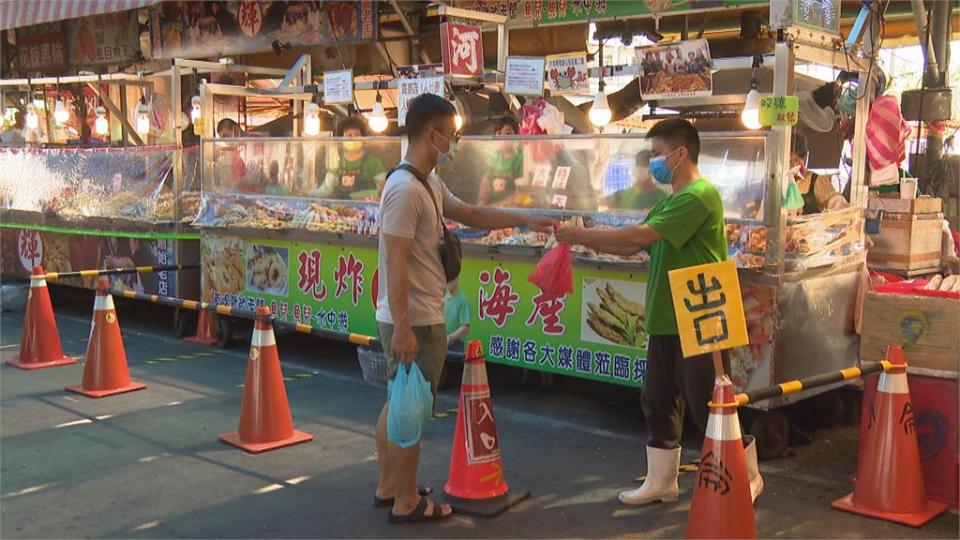 高雄興達港微解封首週末　場內限350人.出動30警維持秩序