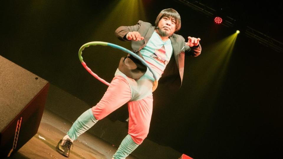 巴大雄邀請樂迷穿上五顏六色的韻律舞衣，將Legacy化身超大舞池。（圖／Legacy提供）