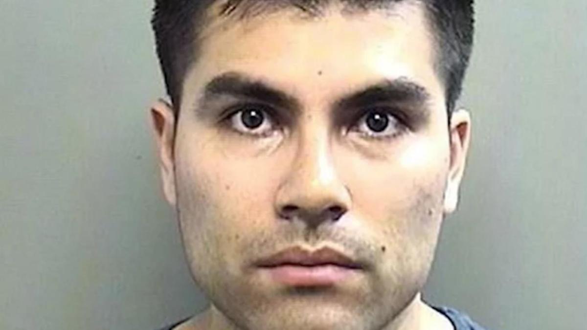 Okla Doctor Arrested At Airport After Alleged Sex With 15 Year Old Fla Girl He Met Online