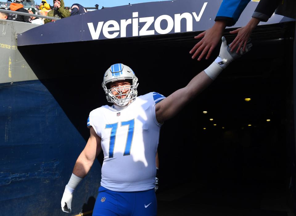 Lions offensive guard Frank Ragnow takes the field before the game on Sunday, Nov. 11, 2018, in Chicago.