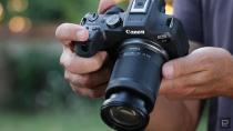 <p>Canon EOS R7 mirrorless APS-C camera review</p> 