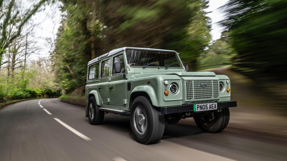 Bedeo's all-electric 2005 Land Rover Defender 110 restomod.