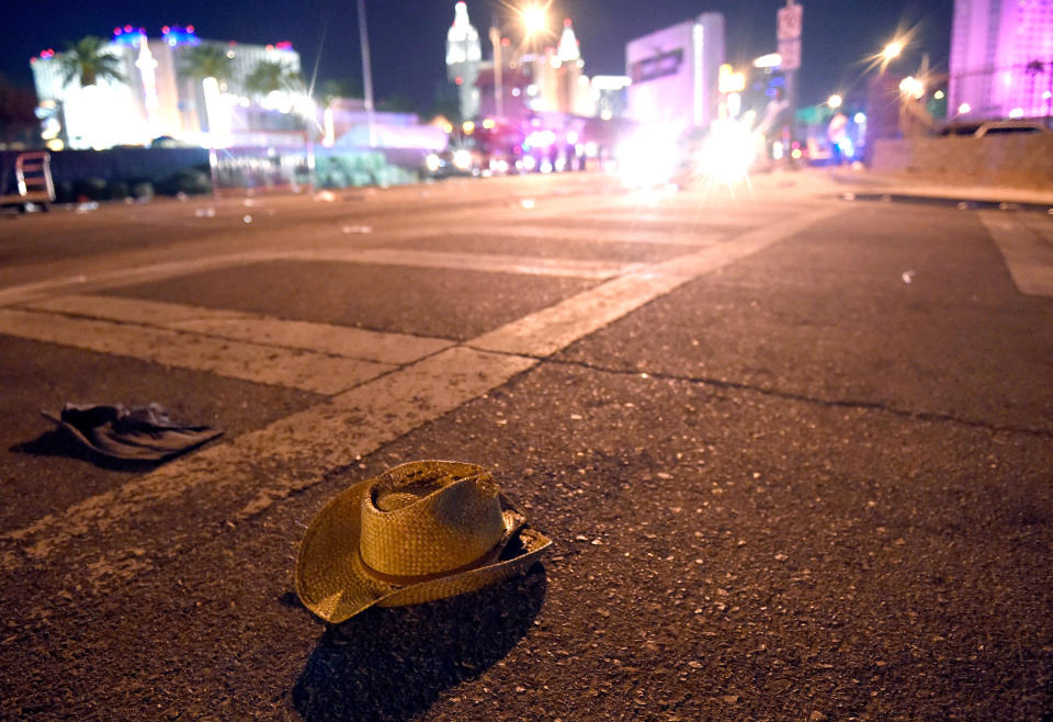 A cowboy hat lies in the street after shots were fired&nbsp;at the Route 91 Harvest music festival. (Photo: David Becker via Getty Images)