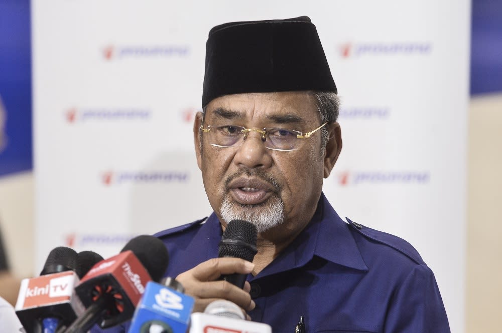 Tajuddin had earlier this month attended a press conference together with Datuk Seri Mohamed Nazri Aziz, who yesterday announced he had tested positive for Covid-19. ― Picture by Miera Zulyana