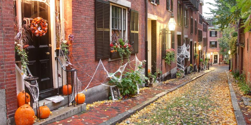 It's Time To Start Planning Your Visit To One Of These 10 Towns For Halloween