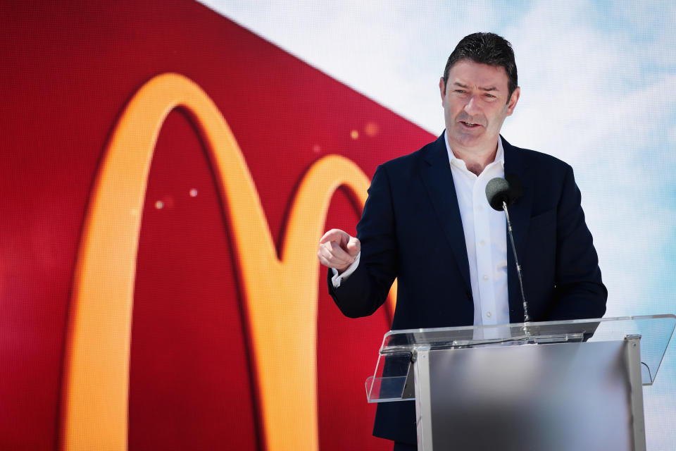 CHICAGO, IL - JUNE 04:  McDonald's CEO Stephen Easterbrook unveils the company's new corporate headquarters during a grand opening ceremony on June 4, 2018 in Chicago, Illinois.  The company headquarters is returning to the city, which it left in 1971, from suburban Oak Brook. Approximately 2,000 people will work from the building. (Photo by Scott Olson/Getty Images)