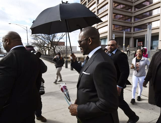 R Kelly leaves Leighton Criminal Court after the hearing