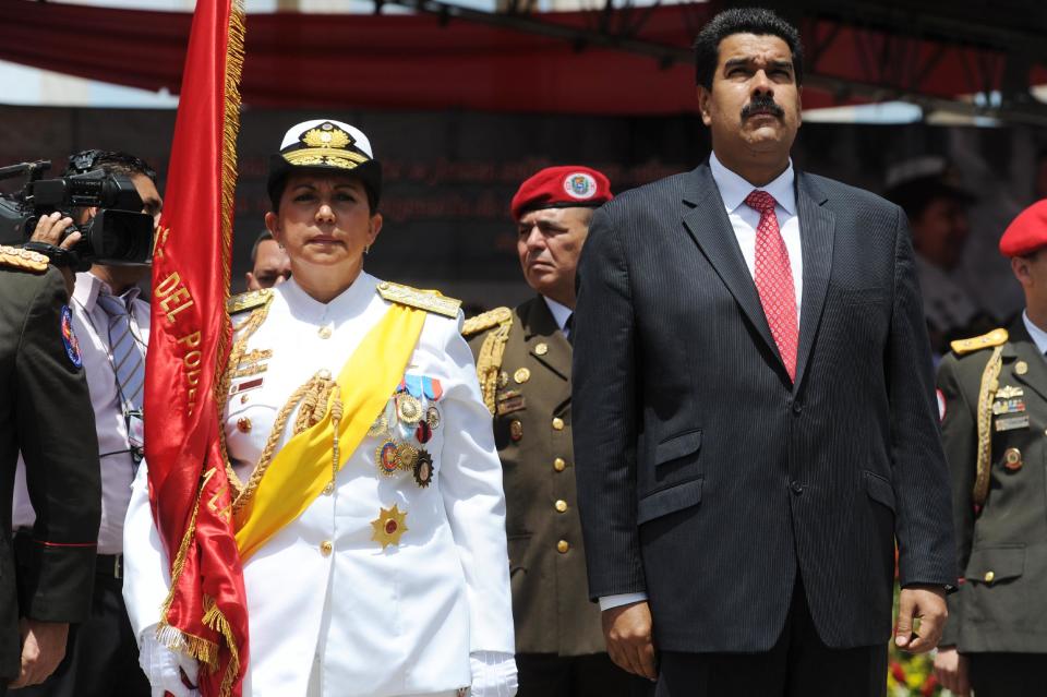 La nueva ministra de Defensa venezolana, Carmen Meléndez, negó este domingo que el gobierno cubano hubiese incidido en los ascensos militares del país, pues asegura tener al alto mando "más unido que nunca". (AFP | leo ramirez)