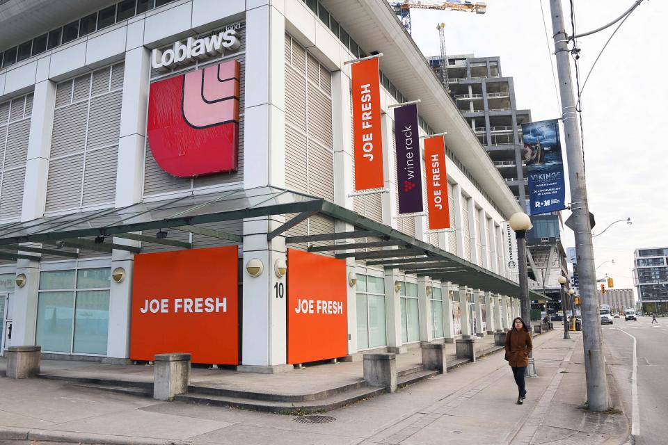 TORONTO, ON - OCTOBER 17  - Loblaws on Queen's Quay, October 17, 2017. Loblaws is cutting 500 jobs in order to contain costs, according to an internal memo obtained by the Star.        (Andrew Francis Wallace/Toronto Star via Getty Images)