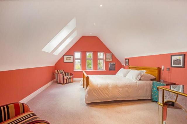 Oxford Mail: One of six bedrooms