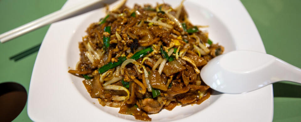 Pasar 16 @ Bedok South - Hill Street Fried Kway Teow plate