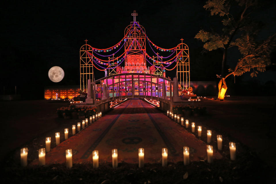 FOTOS | Así es 'Calaverandia', el primer parque temático de Día de Muertos