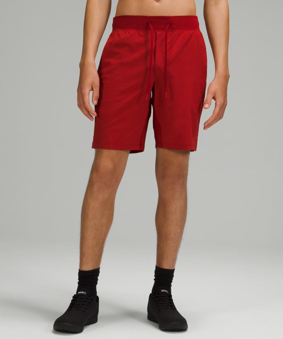 <p><a href="https://go.redirectingat.com?id=74968X1596630&url=https%3A%2F%2Fshop.lululemon.com%2Fp%2Fmen-shorts%2FTHE-Short-Linerless-9-Updated%2F_%2Fprod9010174&sref=https%3A%2F%2Fwww.menshealth.com%2Ftechnology-gear%2Fg40992520%2Fbest-basketball-gifts%2F" rel="nofollow noopener" target="_blank" data-ylk="slk:Shop Now;elm:context_link;itc:0;sec:content-canvas" class="link ">Shop Now</a></p><p>T.H.E. Linerless Short 9"</p><p>lululemon.com</p><p>$68.00</p>