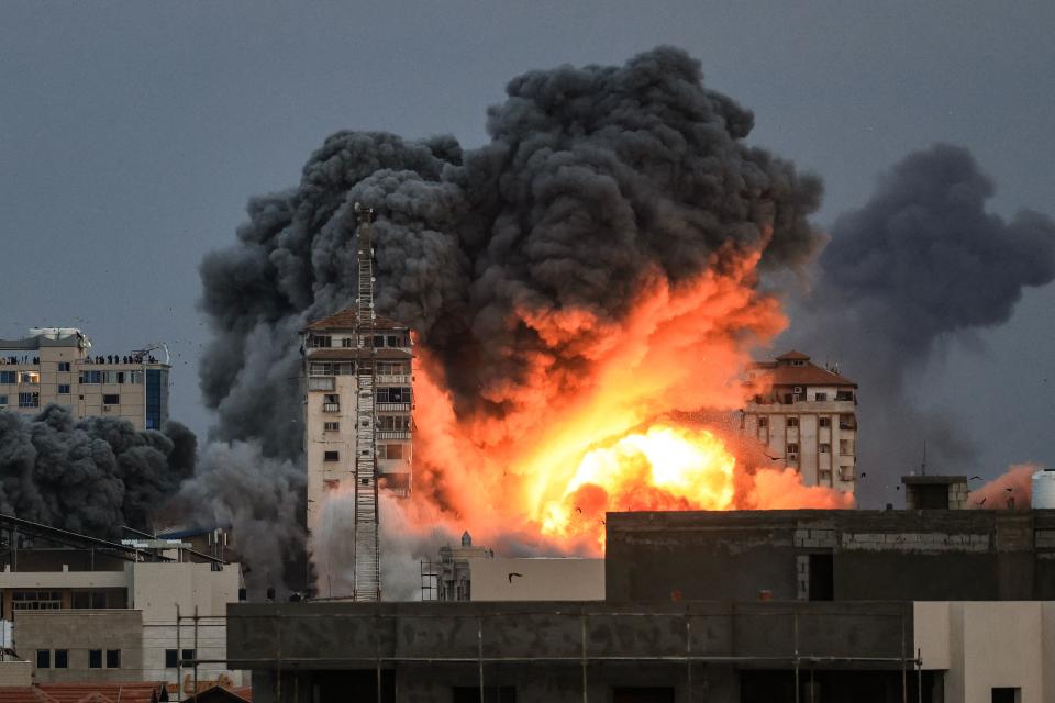 以色列南部遭哈瑪斯空襲後，以色列空襲加薩報復。（AFP）