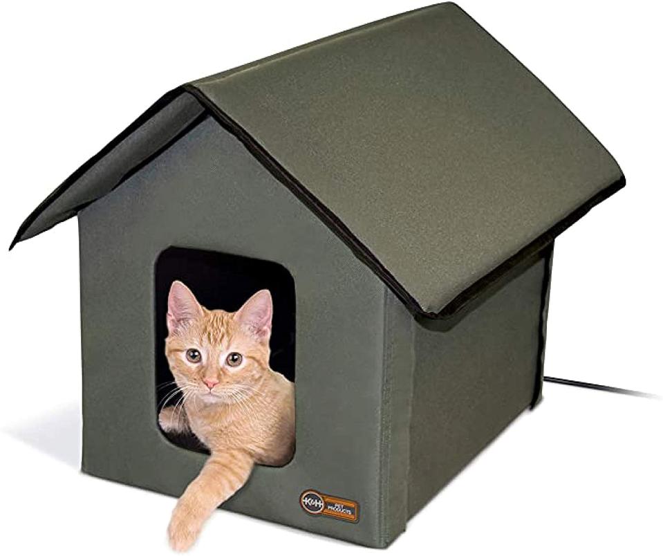 Heated cat house, heated small dog house, K&H Pet Products, Outdoor Heated cat house