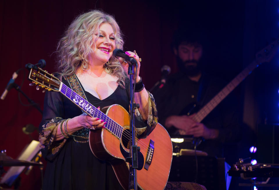 Stella Parton