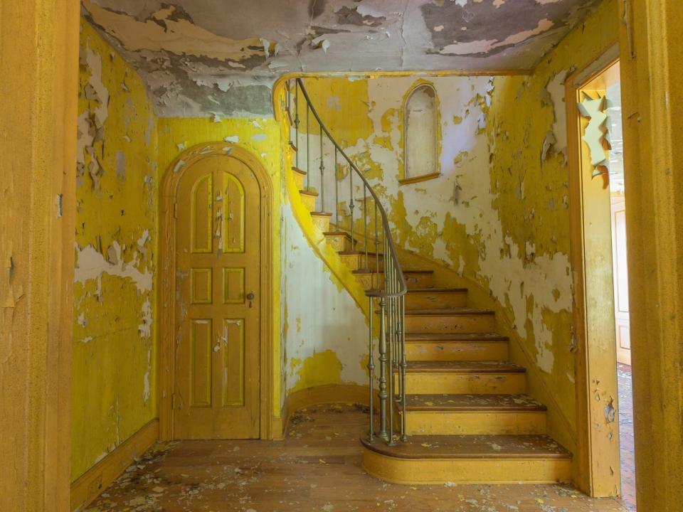 An interior shot of the abandoned circus-themed house in the Catskills, New York.