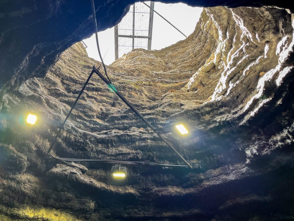 The hole at the top of Homestead Crater.