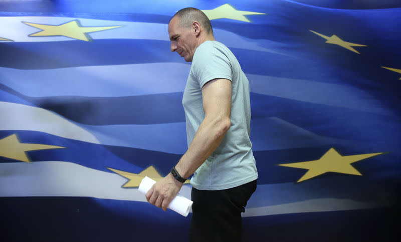 Yanis Varoufakis, a annoncé lundi qu'il démissionnait de son poste de ministre des Finances, expliquant que les négociations entre Athènes et ses créanciers se dérouleraient mieux sans lui. /Photo prise le 5 juillet 2015/REUTERS/Alkis Konstantinidis