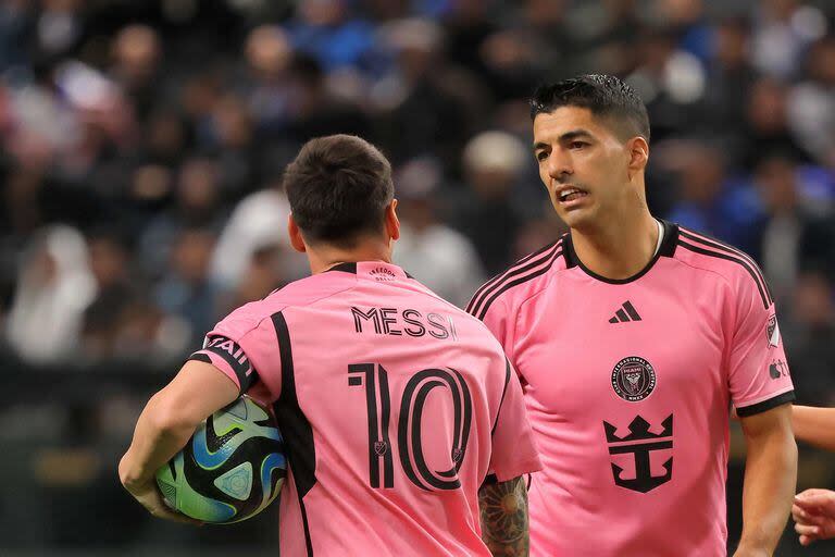 Lionel Messi junto a su amigo Luis Suárez; los sudamericanos que hicieron historia en Barcelona, ahora son compañeros en Inter Miami