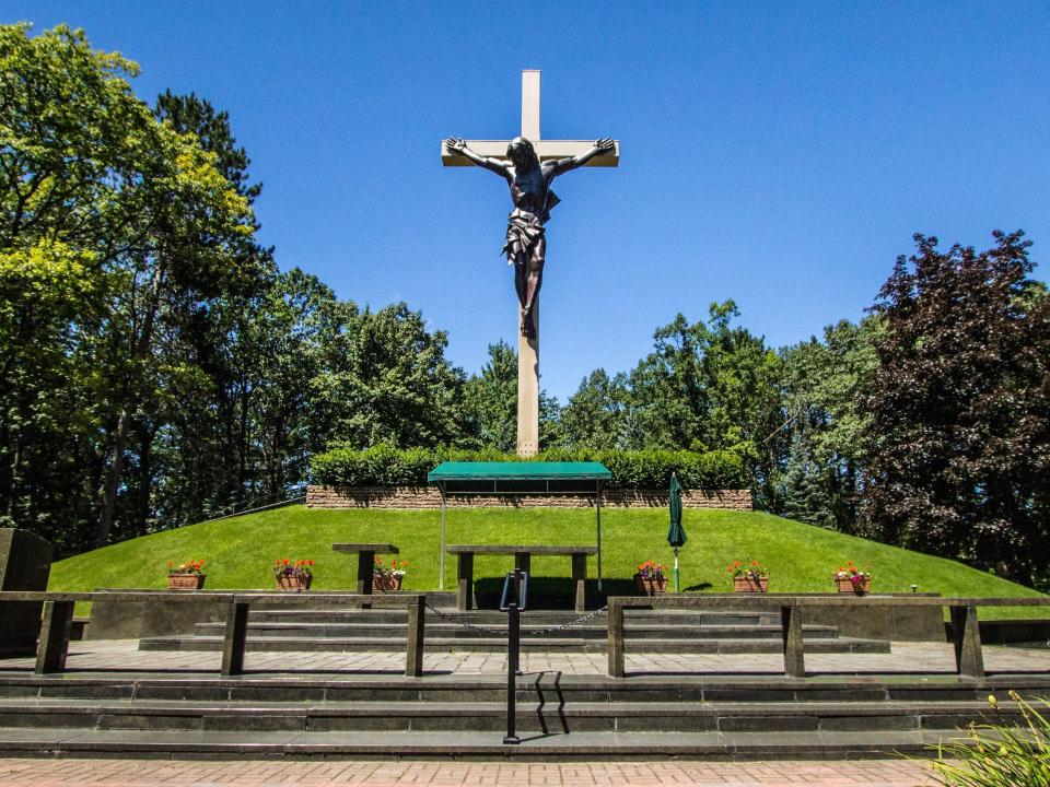 worlds largest crucifix indian river