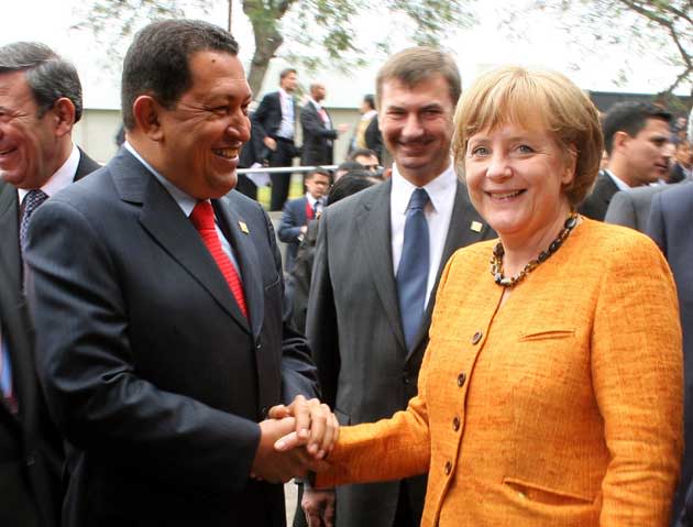 03-Hugo-Chavez-Sprueche-Chavez-Merkel