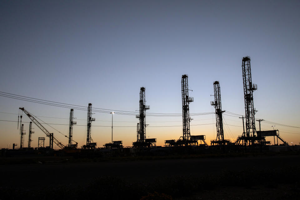 Equipo de perforación petrolera sin usar almacenado en Odessa, Texas, el 24 de abril de 2020. (Tamir Kalifa/The New York Times)