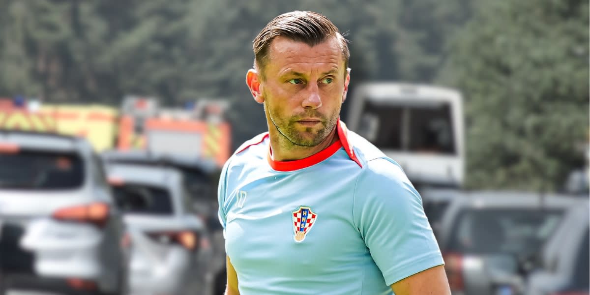 Kroatiens Fußball-Star Ivica Olić wollte die Autobahn überqueren<span class="copyright">IMAGO / xcitepress/Eibner (Fotomontage)</span>