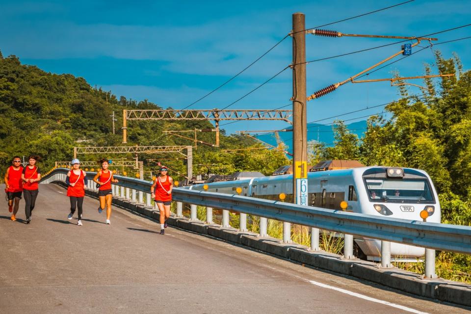 新北市鐵道馬拉松接力賽-追太魯閣。    圖：新北市觀旅局提供