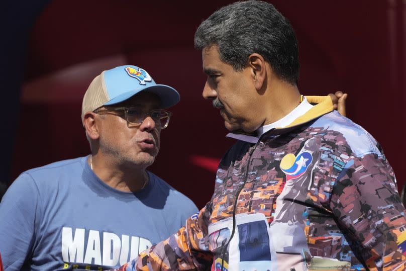 Jorge Rodríguez, presidente del Parlamento; y Nicolás Maduro. 