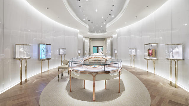 How LVMH bounced back with record profits in 2021: buying Tiffany