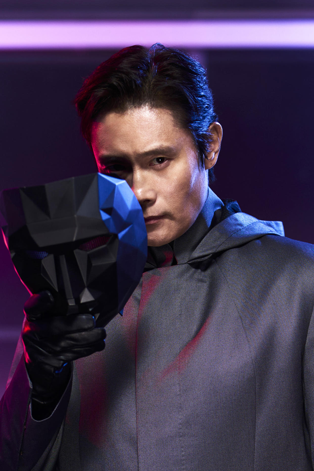 Lee Byung-hun portraying Front Man. (Netflix)