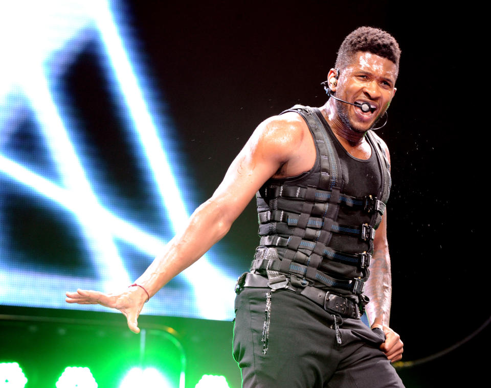 Usher & Akon Perform At The Staples Center