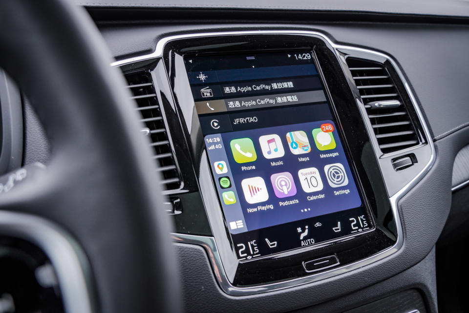 全車系支援 Apple CarPlay、Android Auto。