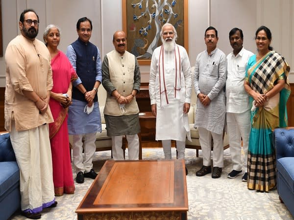 Karnataka CM Basavaraj Bommai with Prime Minister Narendra Modi and Central Ministers