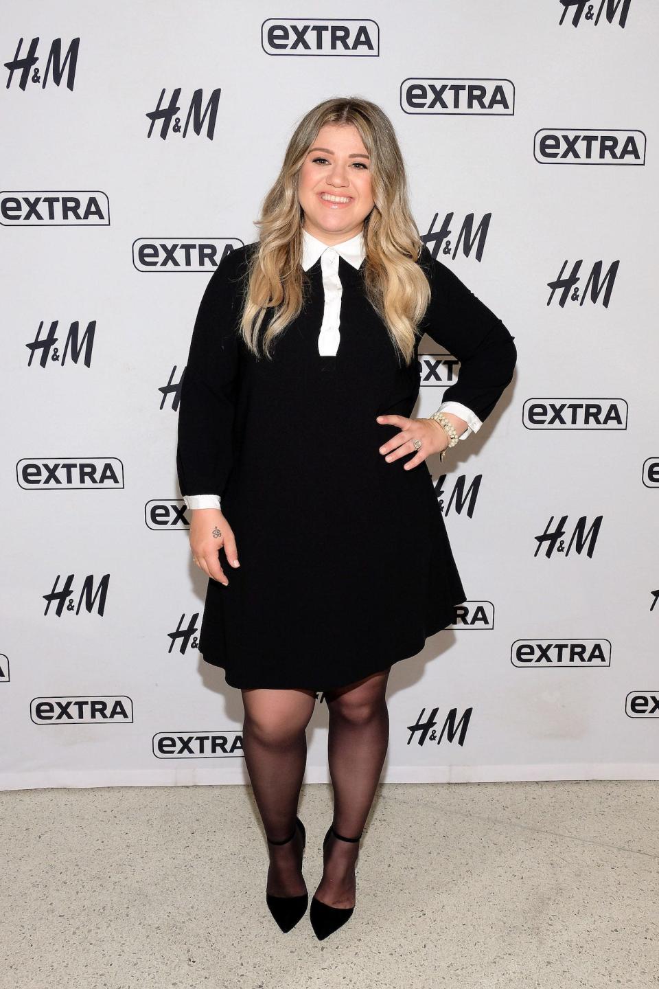 Kelly Clarkson makes a 2016 appearance on "Extra" in New York City.