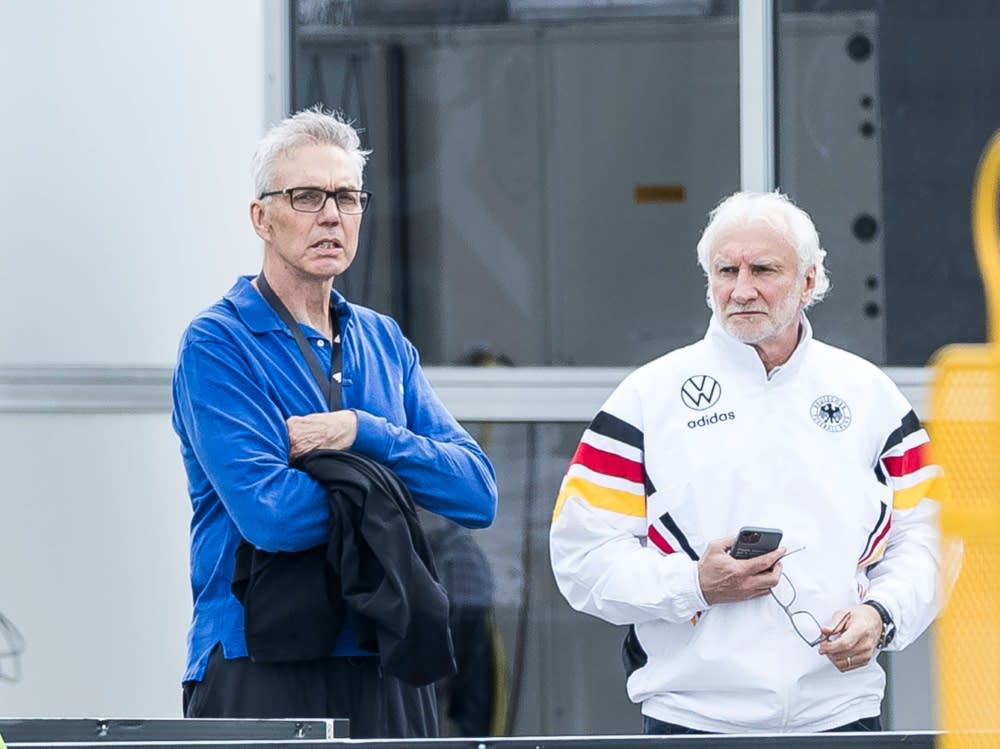 Besuchte das DFB-Team im EM-Camp: Gordon Herbert (l.) (IMAGO/BEAUTIFUL SPORTS/Wunderl)