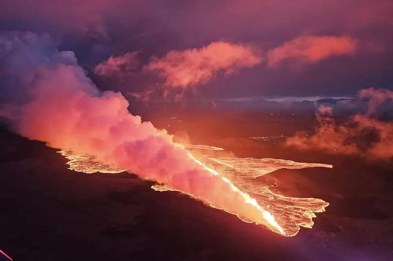 An aerial view of the volcanic eruption on the Icelandic Reykjanes peninsula