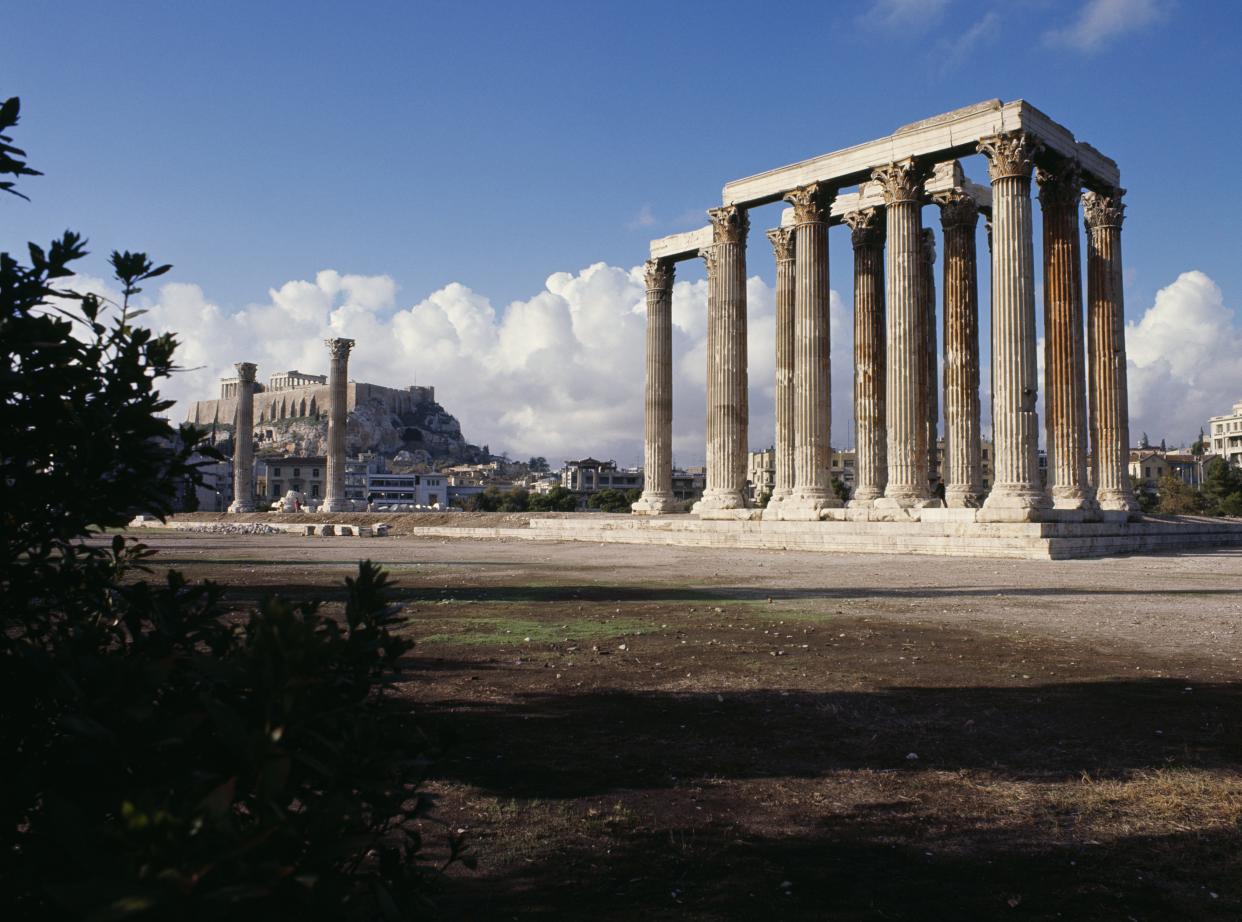 GREECE - AUGUST 24: Temple of Olympian Zeus (Olympieion) in Athens, Greece. Greek and Roman civilisation, 2nd century BC-2nd century AD. (Photo by DeAgostini/Getty Images)