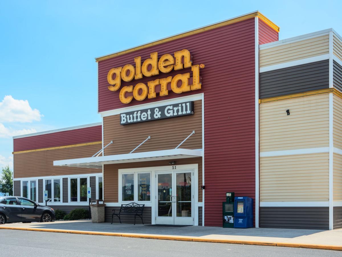 Golden Corral is expanding on its buffet model with drivethrus