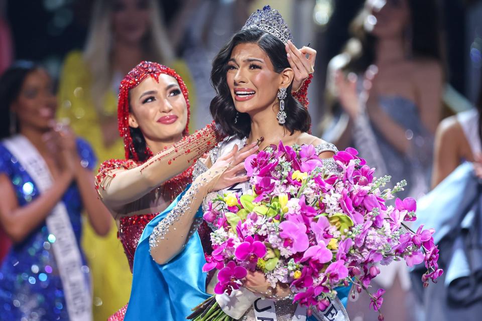 R'Bonney Gabriel crowns Miss Nicaragua Sheynnis Palacios as the new Miss Universe