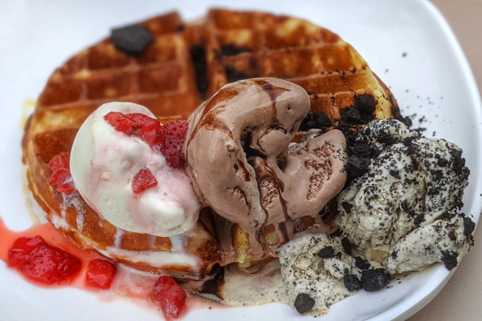 waffle with ice cream