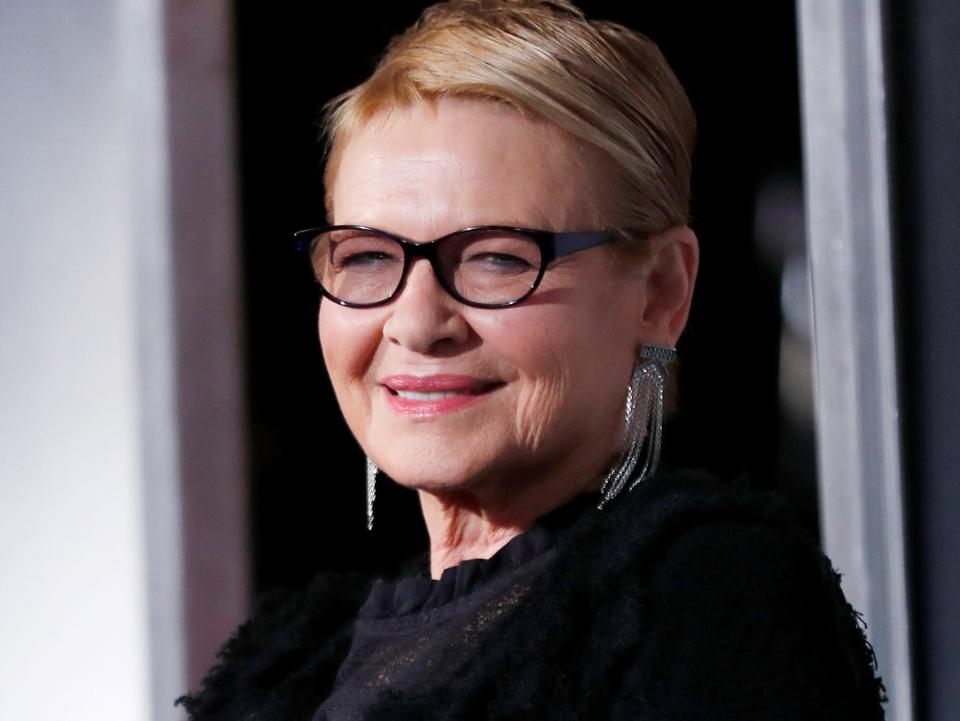 dianne wiest on the red carpet in 2018
