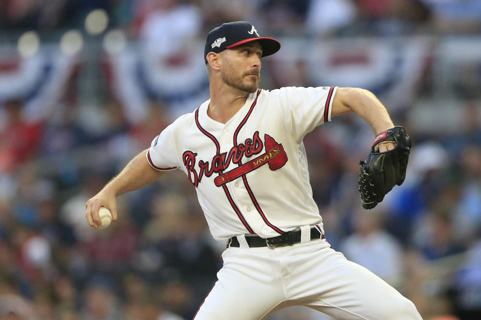 ATLANTA, GA - OCTOBER 09:  Atlanta Braves relief pitcher Josh Tomlin #32 pitches during the fifth and final game of the National League Division Series between the Atlanta Braves and the St. Louis Cardinals on October 9, 2019 at Suntrust Park in Atlanta, Georgia.   (Photo by David J. Griffin/Icon Sportswire via Getty Images)