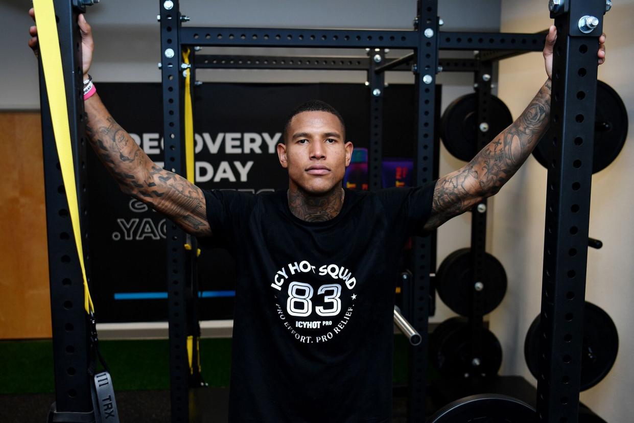 Raiders' Darren Waller hosts a recovery day in Las Vegas, NV with Icy Hot PRO, a new product line that delivers a powerful combination of two maximum-strength pain relievers: menthol and camphor, on October 25, 2022 in Las Vegas, Nevada.