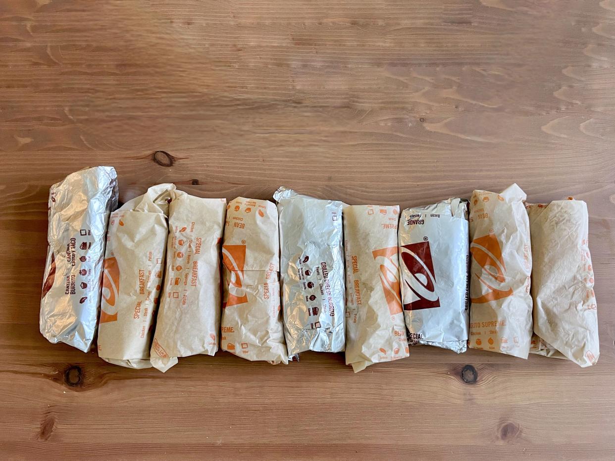9 taco bell burritos next to each other