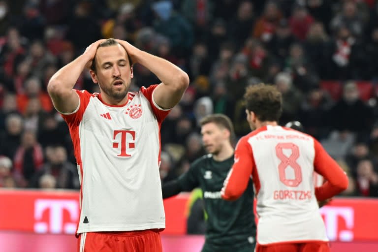 Harry Kane se lamenta por una ocasión desperdiciada con el Bayern de Múnich en un partido ante el Werder Bremen en la Bundesliga. En Múnich, el 21 de enero de 2024 (KERSTIN JOENSSON)