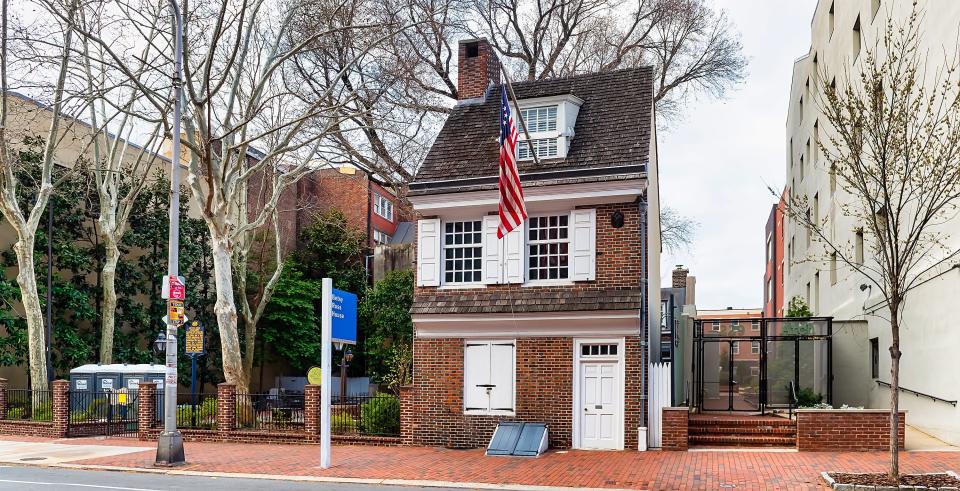 Street view of the Betsy Ross House in Philadelphia, PA