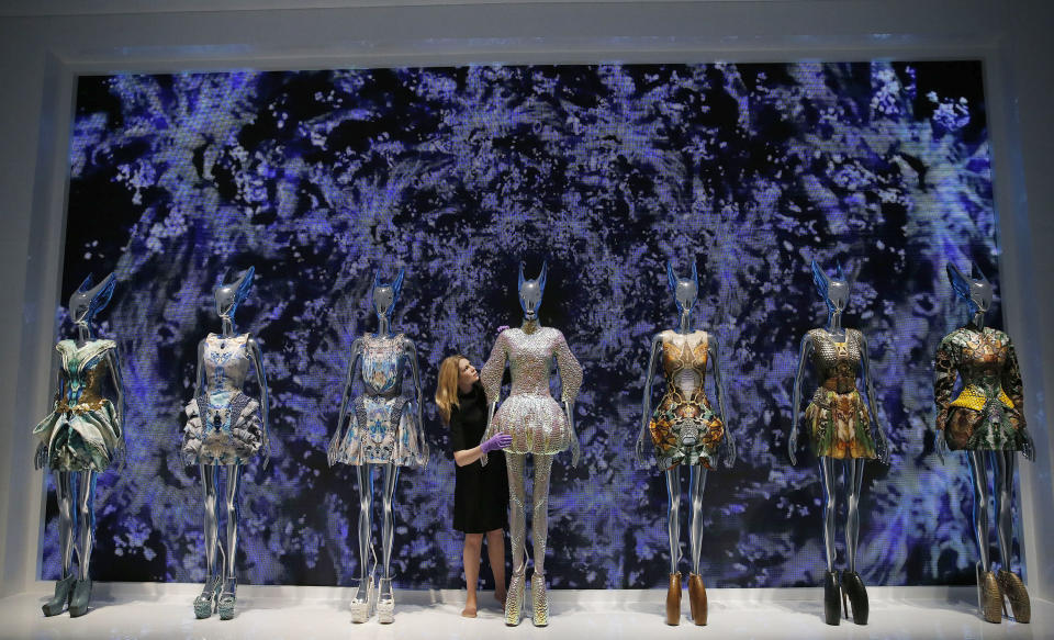 The Alexander McQueen: Savage Beauty exhibition drew sell-out crowds in New York City and London. (Photo: REUTERS/Suzanne Plunkett)