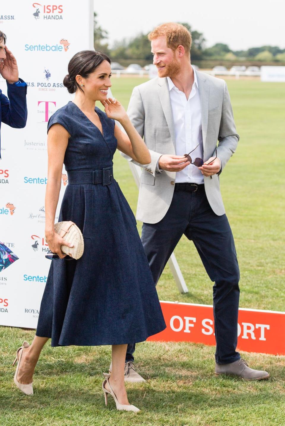 <p><a href="https://www.cosmopolitan.com/uk/fashion/celebrity/a22560219/meghan-markle-denim-dress-with-pockets-polo/" rel="nofollow noopener" target="_blank" data-ylk="slk:Meghan Markle's denim dress by Carolina Herrera;elm:context_link;itc:0;sec:content-canvas" class="link ">Meghan Markle's denim dress by Carolina Herrera</a> definitely turned a few heads as the royal couple arrived at the charity Polo in July. <a href="https://www.jcrew.com/uk/p/womens_category/handbags/clutches/fan-rattan-clutch/J0146?color_name=pink-multi&noPopUp=true&srccode=AFFI0001&NoPopUp=True&gclid=CjwKCAjw4uXaBRAcEiwAuAUz8Df9AJBbmmKmLt0lu_BdbrtZwObx62ZT8RaPdPhDlPn3PCDc4xsRDRoCYG8QAvD_BwE&gclsrc=aw.ds&siteId=CJ_3640202_Skimlinks&cjevent=aa9f519b90e011e8827800ab0a180511" rel="nofollow noopener" target="_blank" data-ylk="slk:We have our eyes on that bag, too...;elm:context_link;itc:0;sec:content-canvas" class="link ">We have our eyes on that bag, too...</a></p>